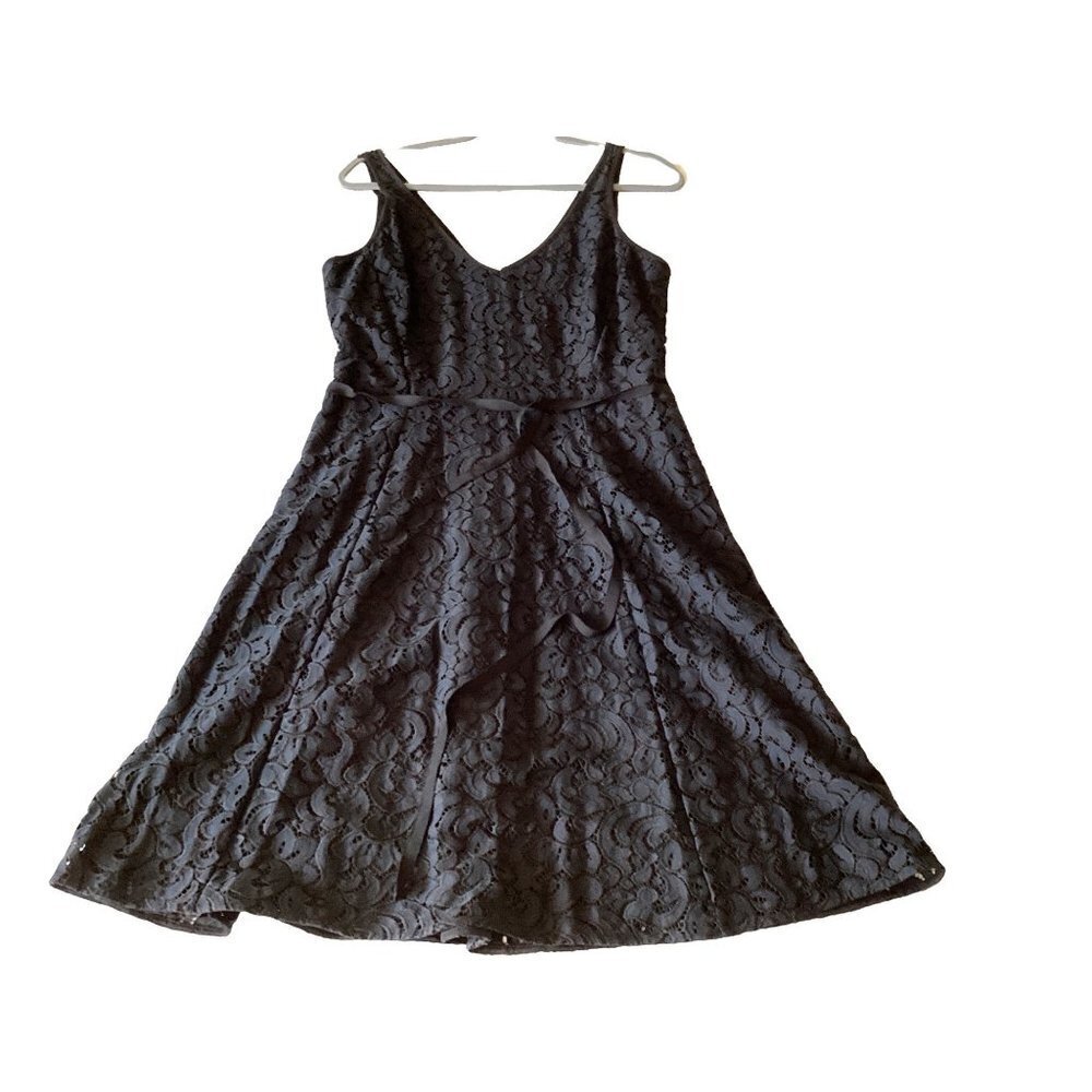 LOFT ANN TAYLOR EYELET DRESS BELTED DOUBLE V NECK 10